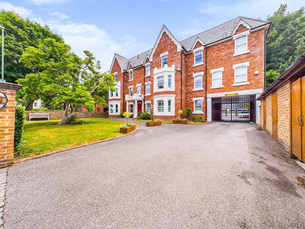 2 bed flat for sale in Wyndham Hall, North Parade, Horsham RH12 Zoopla