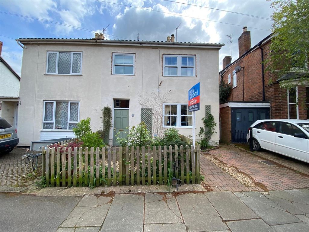 3 bed semidetached house for sale in Wilton Road, Malvern WR14, £