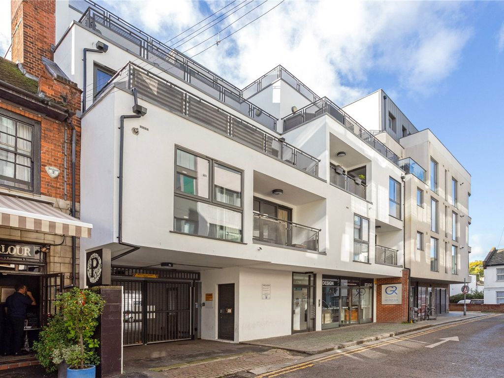 Regent Street London NW10  