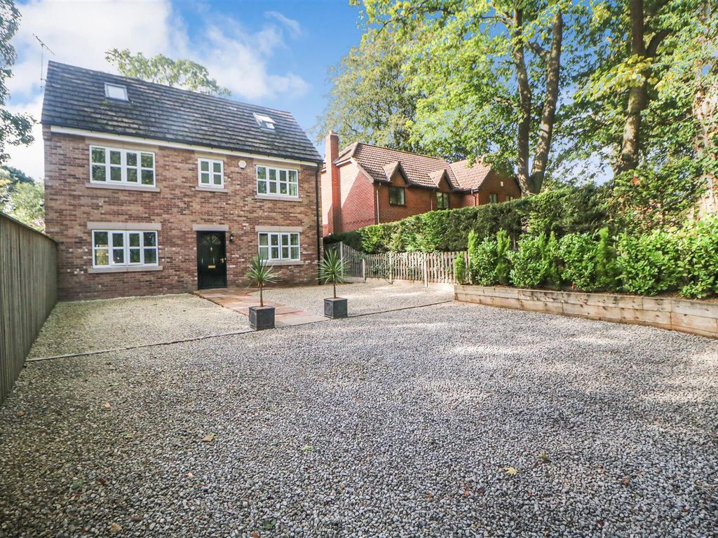 6 bed detached house to rent in Cantley Lane, Cantley, Doncaster DN4, £