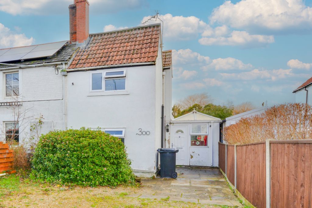 2 bed end terrace house to rent in Frome Road, Trowbridge BA14, £850 pcm Zoopla