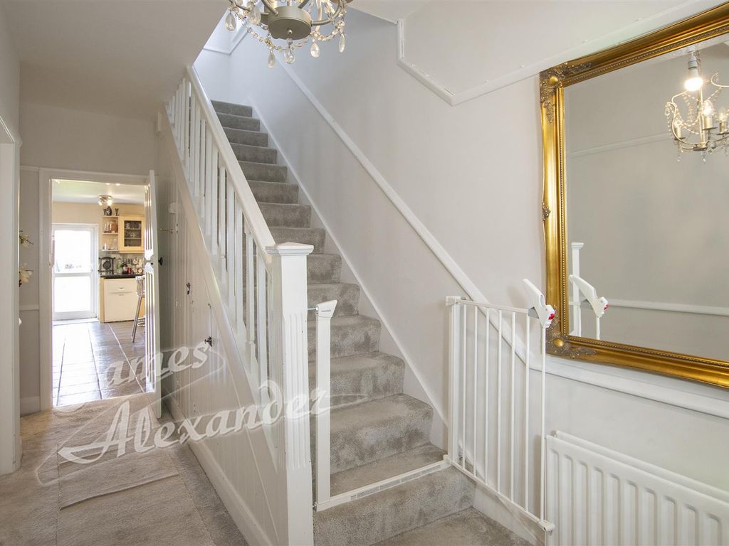 5 bed semidetached house for sale in Carolina Road, Thornton Heath CR7