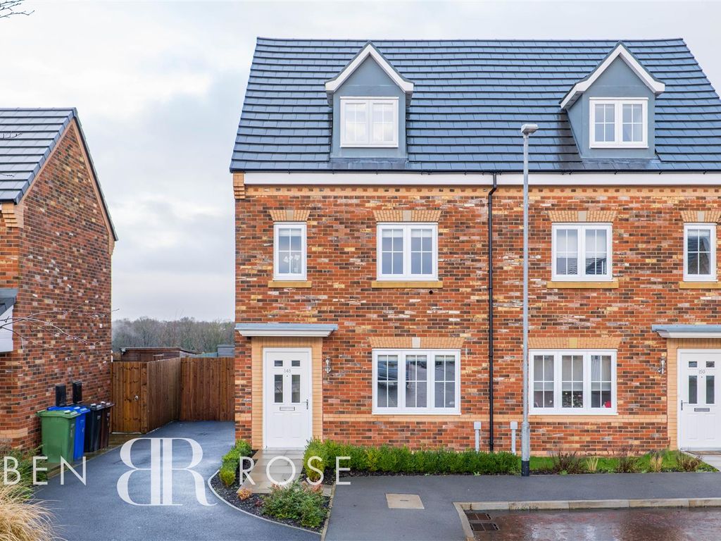 4 bed semidetached house for sale in Mill Lane, Coppull, Chorley PR7