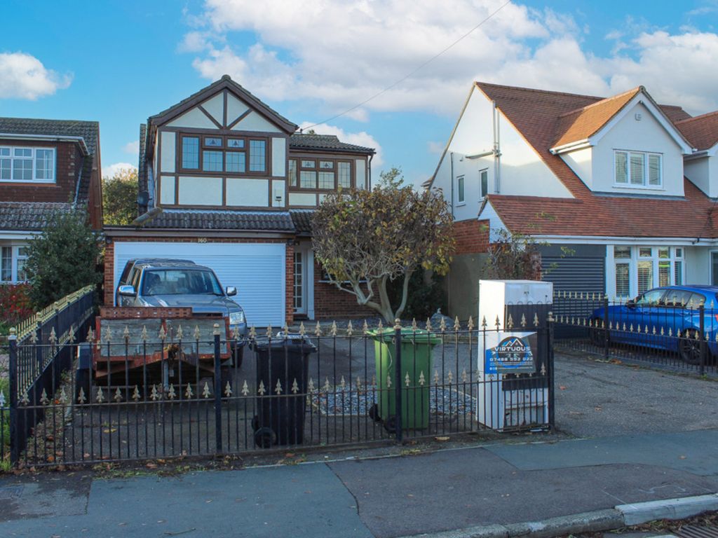 4 bed detached house for sale in Nevendon Road, Wickford SS12, £550,000