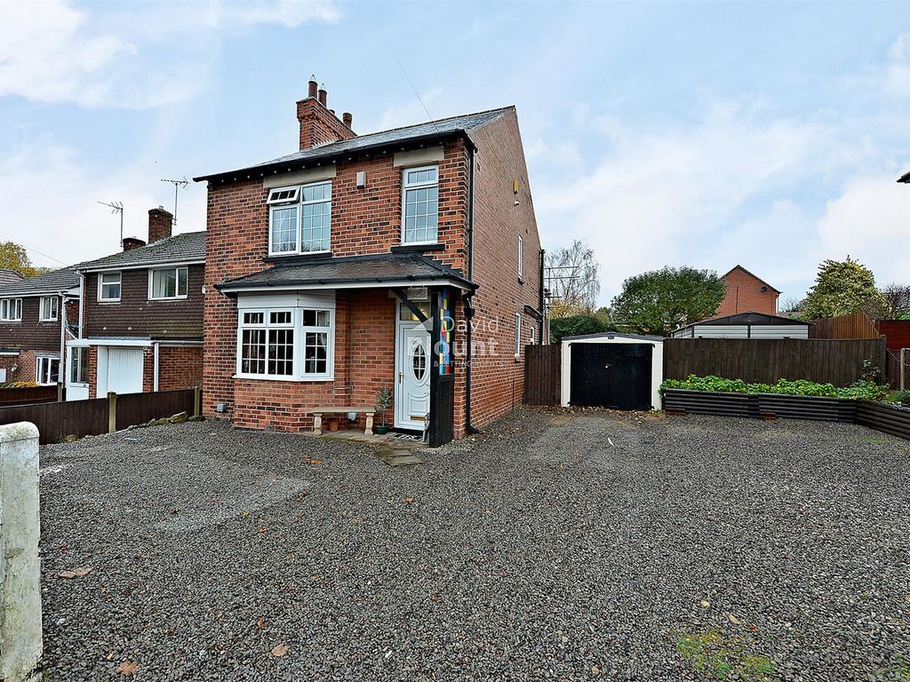 3 bed detached house for sale in Boggs Cottages, Lindhurst Lane