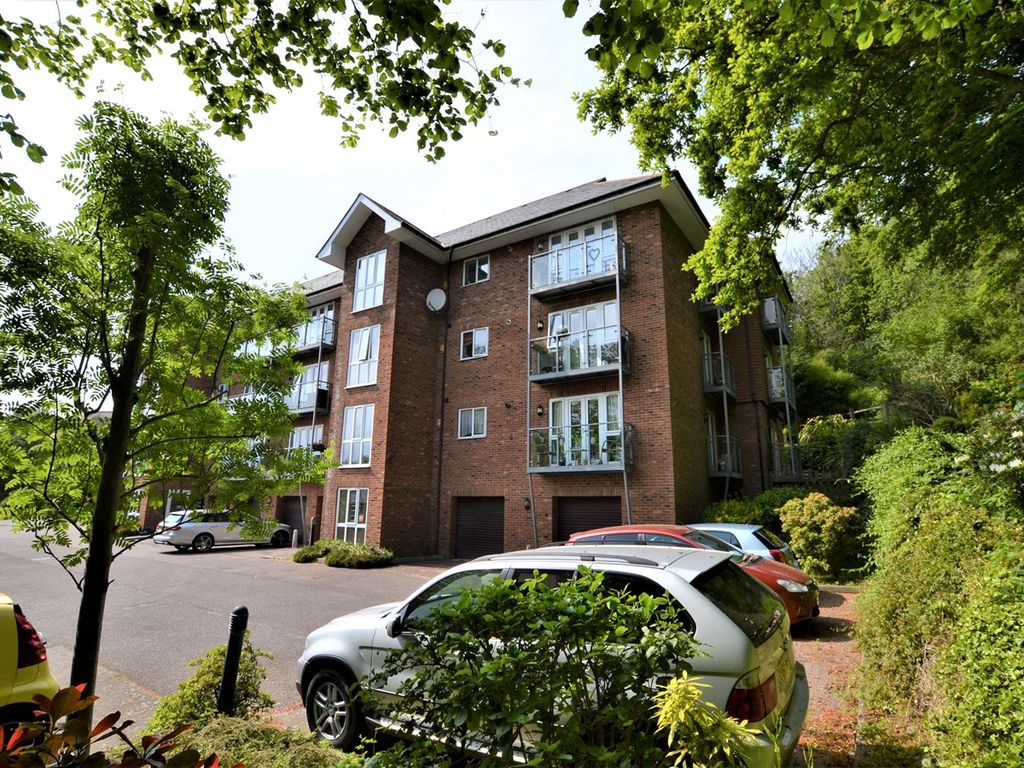 2 bed flat for sale in Beachy Head View, St LeonardsOnSea TN38, £