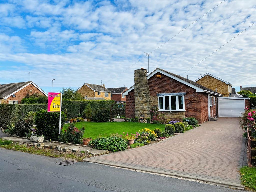 3 bed detached bungalow for sale in High Street, Hook, Goole DN14 Zoopla