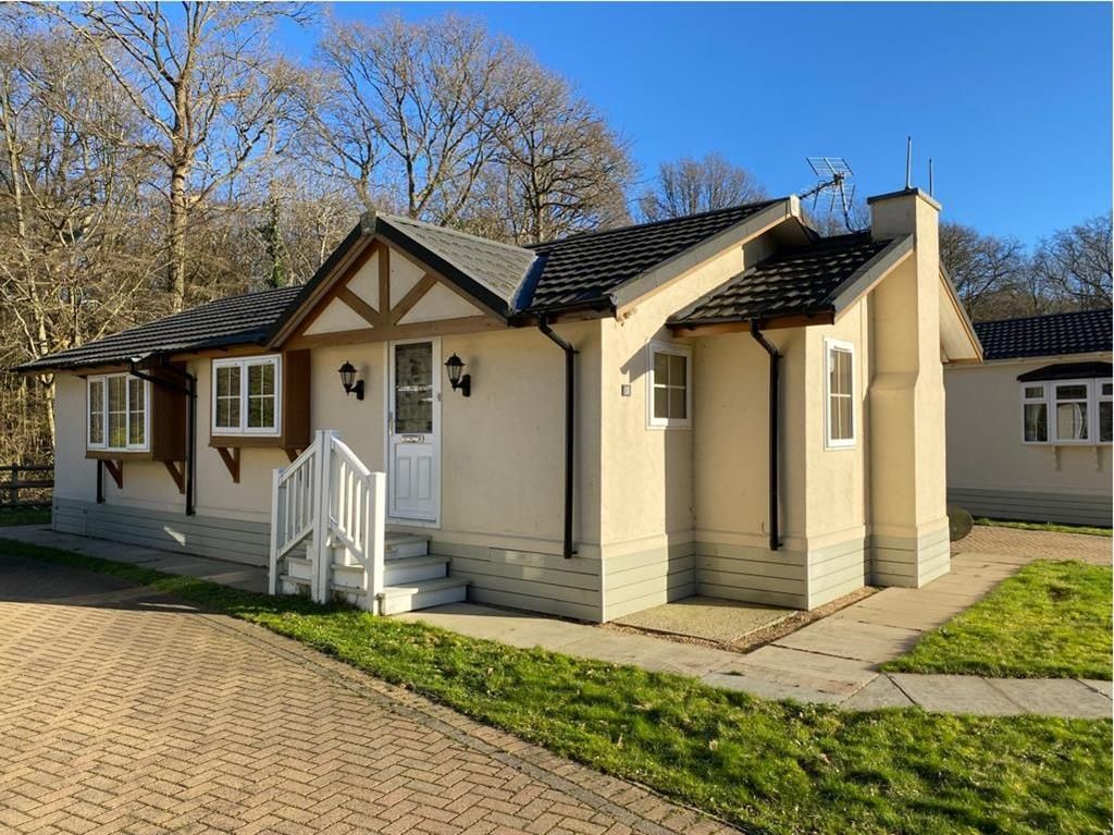 2 bed mobile/park home for sale in Capel Gardens, Ruckinge, Ashford