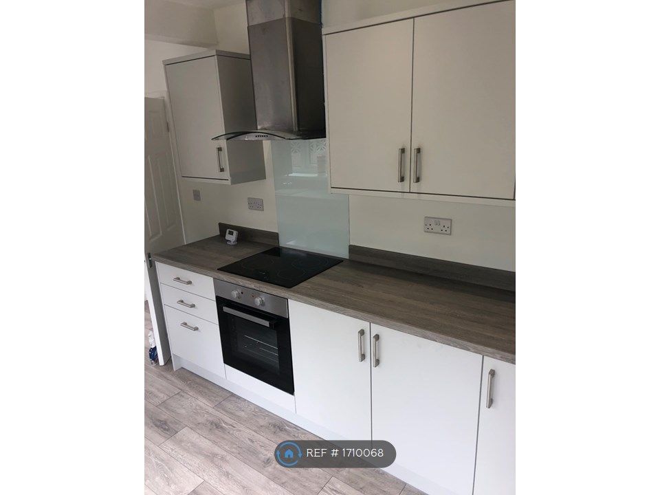 3 bed semidetached house to rent in Raeburn Drive, Bradford BD6 Zoopla