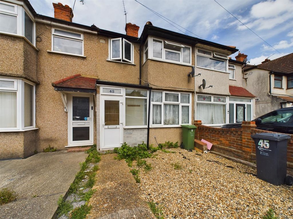 3 bed property for sale in Beam Avenue, Dagenham RM10, £370,000 Zoopla