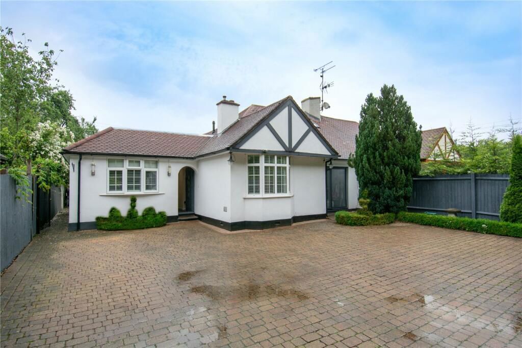 4 bed bungalow for sale in Lye Lane, Bricket Wood, St.Albans AL2, £