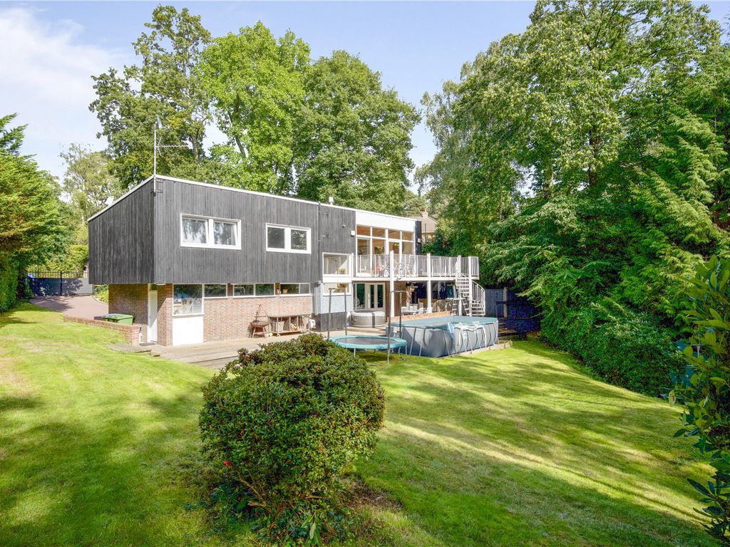 4 bed detached house for sale in Bassett Wood Drive, Bassett