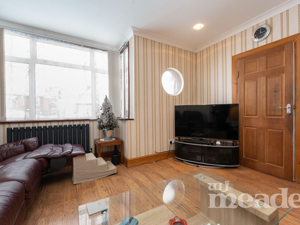 3 bed semidetached house for sale in Dale View Crescent, London E4