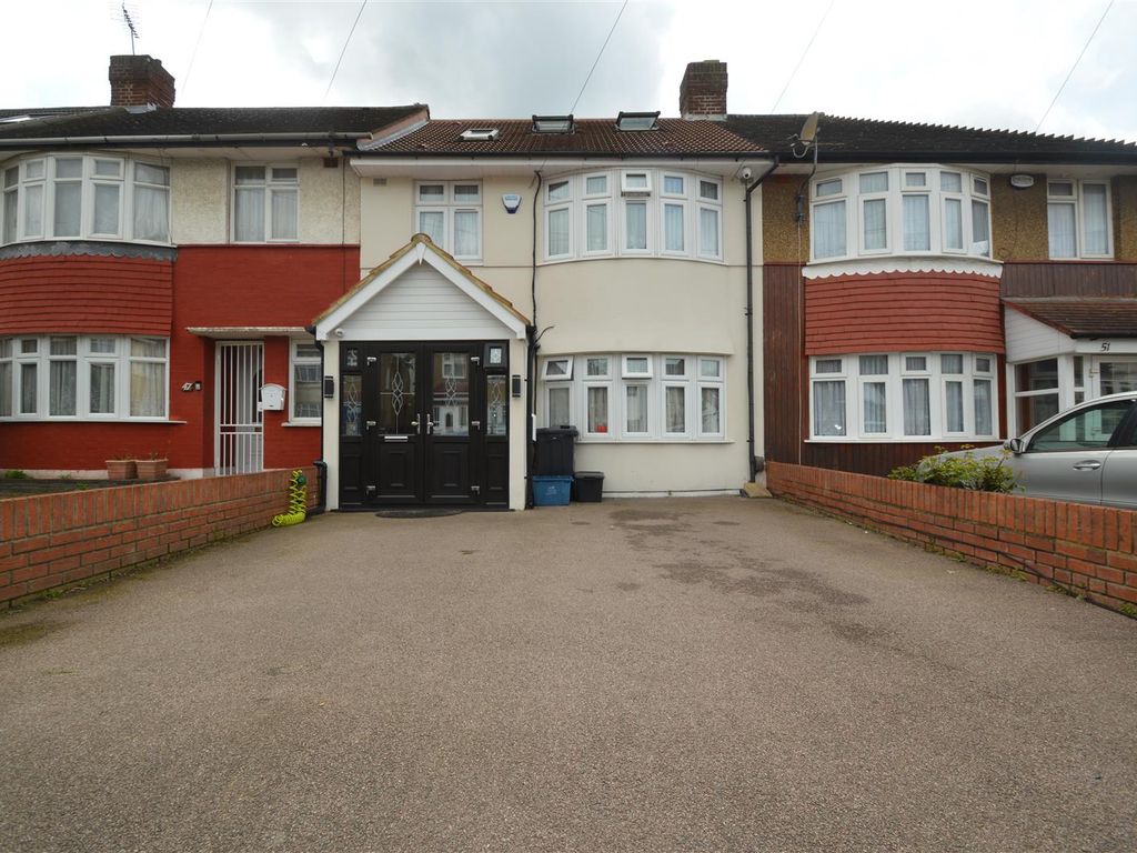 4 bed terraced house for sale in Torquay Gardens, Redbridge IG4 Zoopla