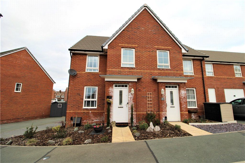 3 bed semidetached house for sale in Cromwell Avenue, East Cowes, Isle