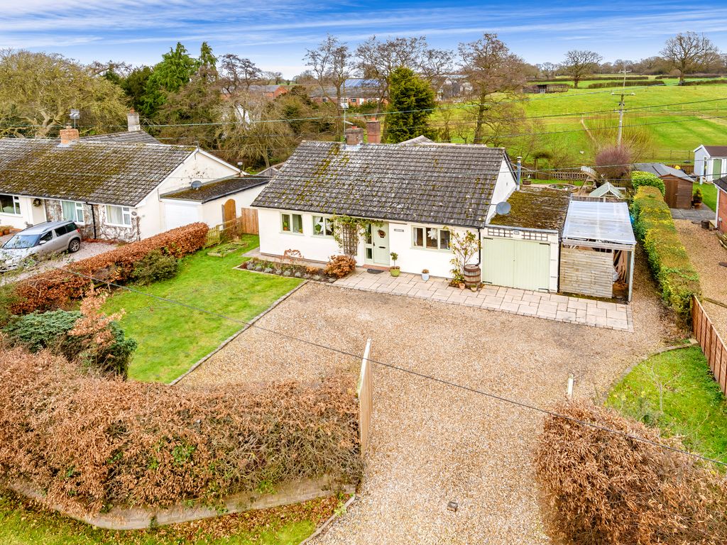 4 bed detached bungalow for sale in Chorlton Lane, Cuddington, Malpas