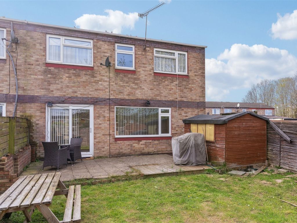 4 bed end terrace house for sale in Trident Drive, Houghton Regis