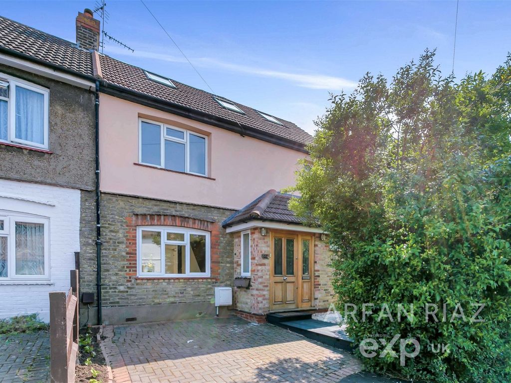 4 bed end terrace house for sale in Clitterhouse Crescent, Cricklewood