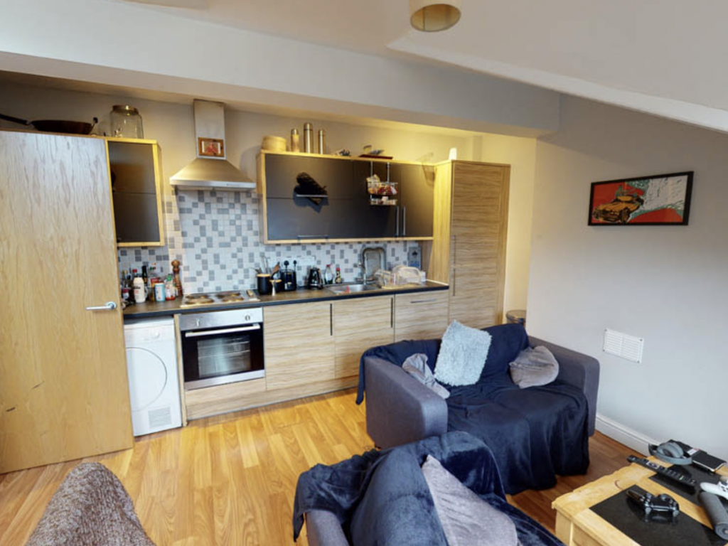 2 bed terraced house to rent in Cardigan Road, Leeds LS6, £628 pppm