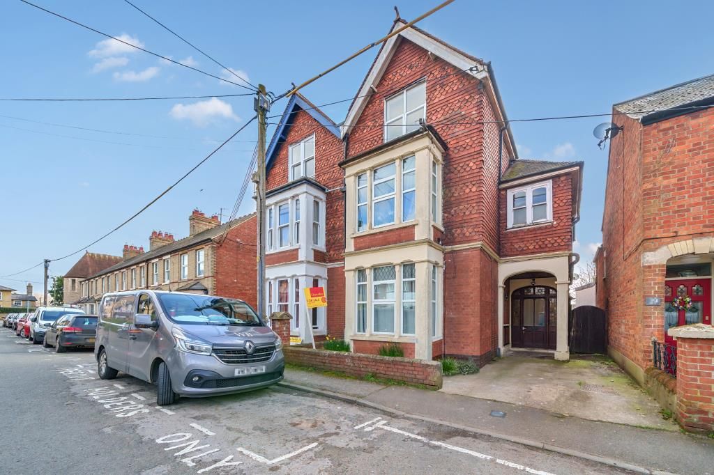 6 bed semidetached house for sale in Bicester, Oxfordshire OX26, £