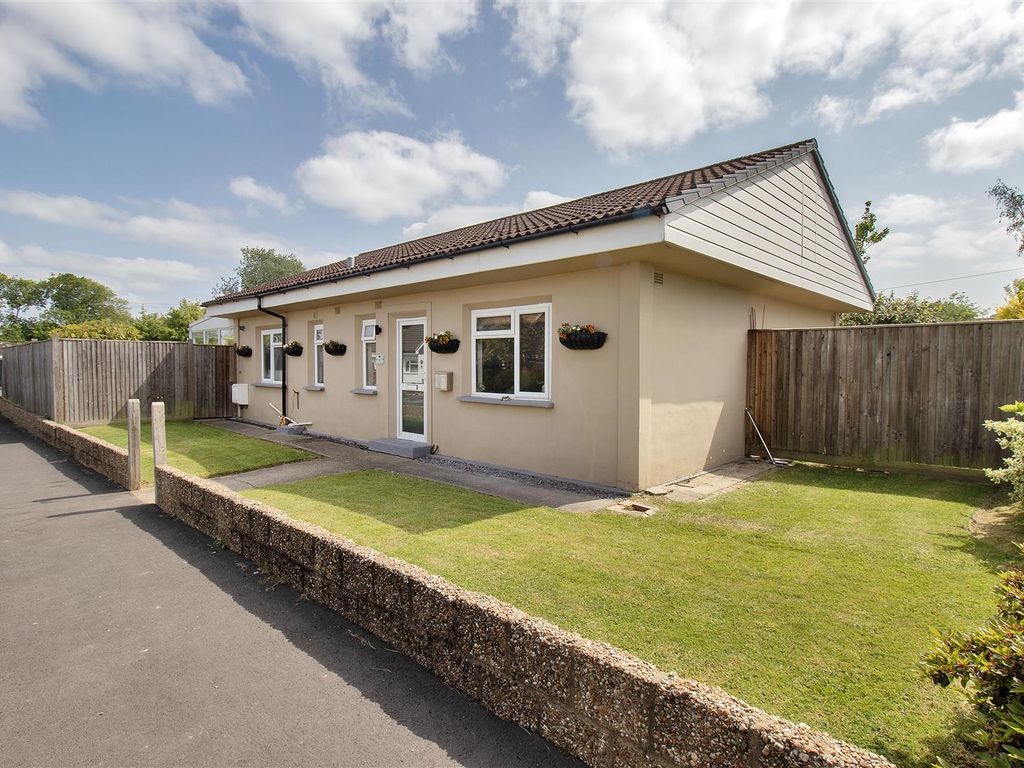 3 bed detached bungalow for sale in Ashley Road, Hildenborough, Tonbridge TN11 Zoopla