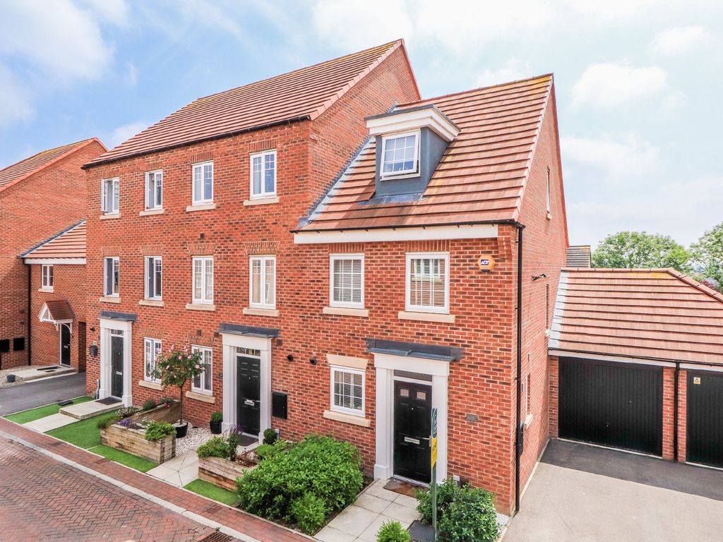 3 bed town house for sale in Ward Road, Whitwood, Castleford WF10 Zoopla