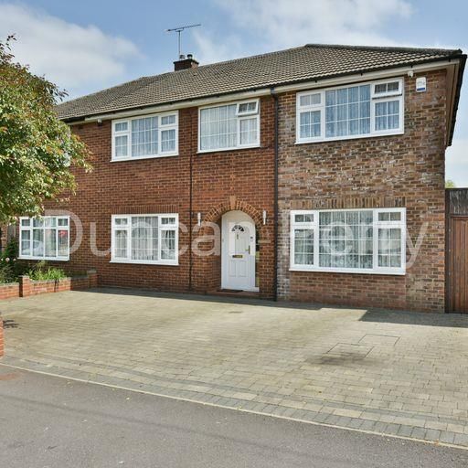 4 bed semidetached house for sale in Sherwood Avenue, Potters Bar