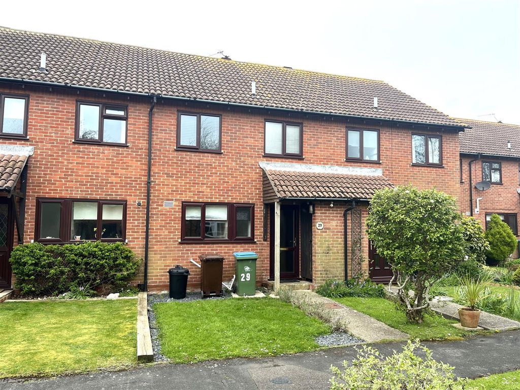 2 bed terraced house to rent in Dinsdale Gardens, Rustington, Littlehampton BN16, £1,250 pcm