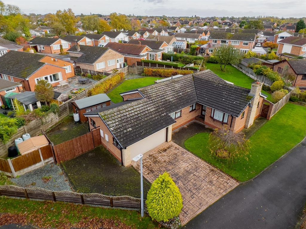 3 bed detached bungalow for sale in Dutton Way, Nantwich, Cheshire CW5