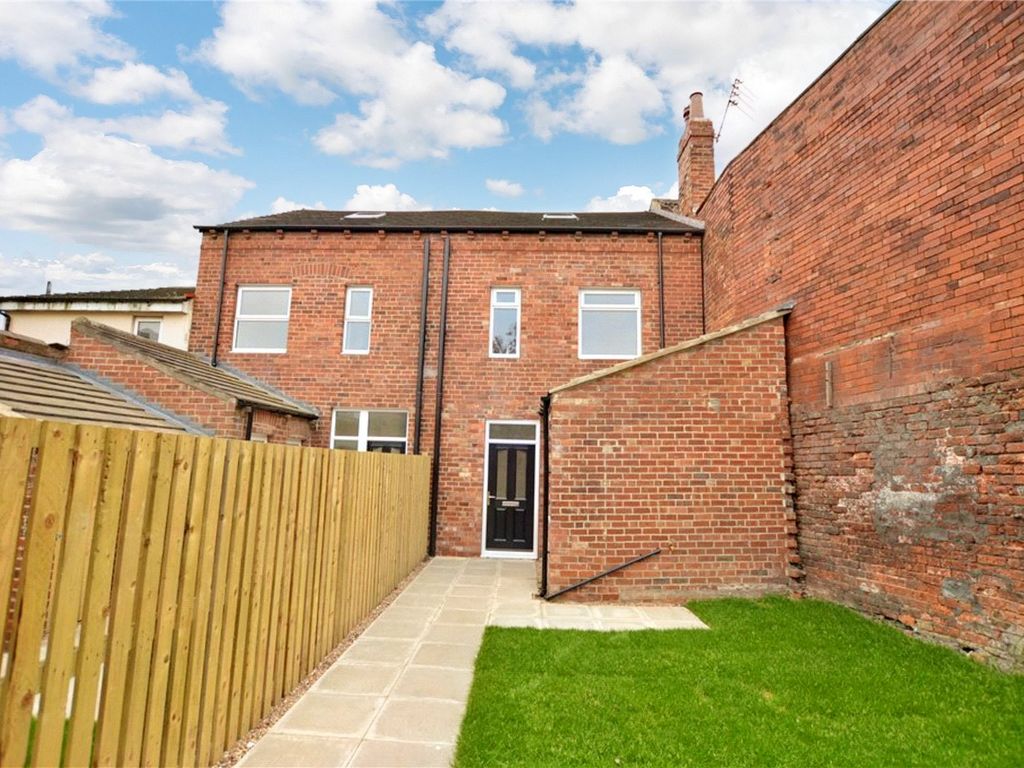 2 bed town house for sale in High Street, Kippax, Leeds, West Yorkshire