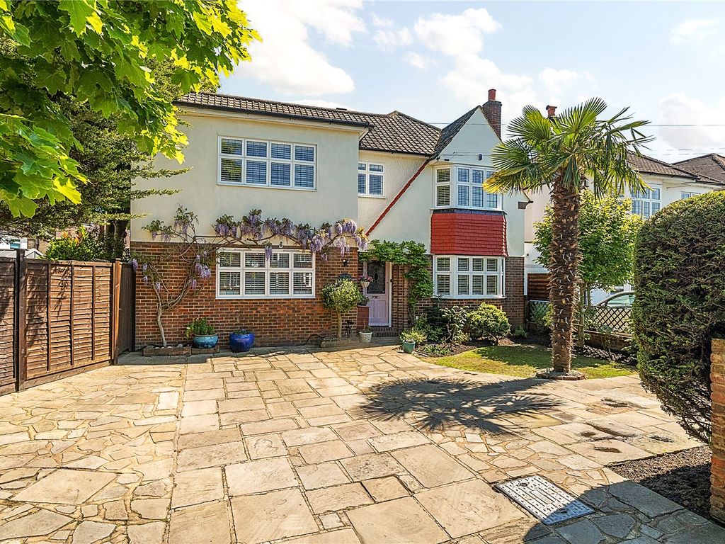 5 bed detached house for sale in Esher Road, East Molesey KT8, £