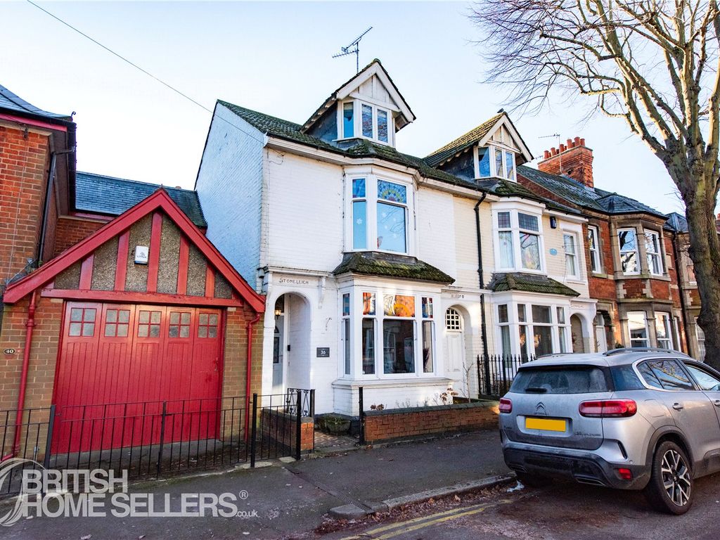 4 bed end terrace house for sale in St. Peters Avenue, Kettering NN16