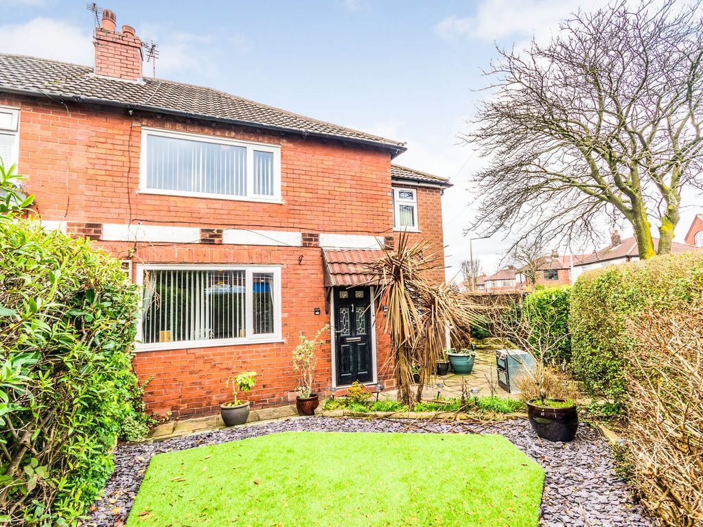 4 bed semidetached house to rent in Naseby Road, Stockport, Greater