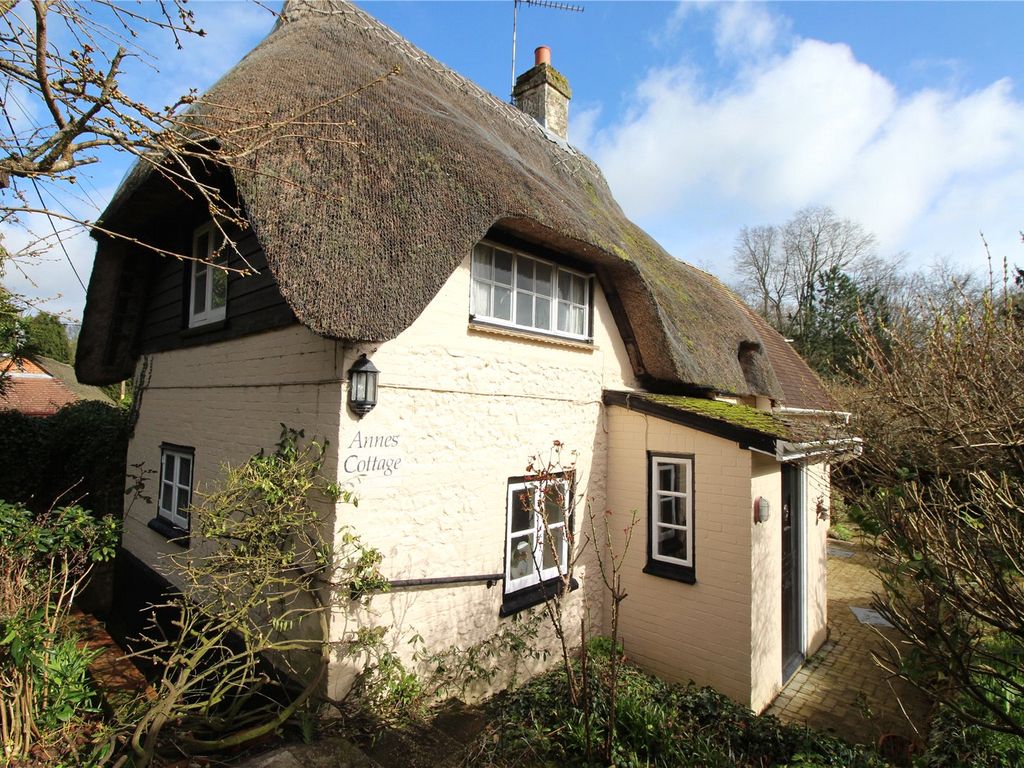 2 bed detached house for sale in Newtown, Hungerford, Berkshire RG17, £