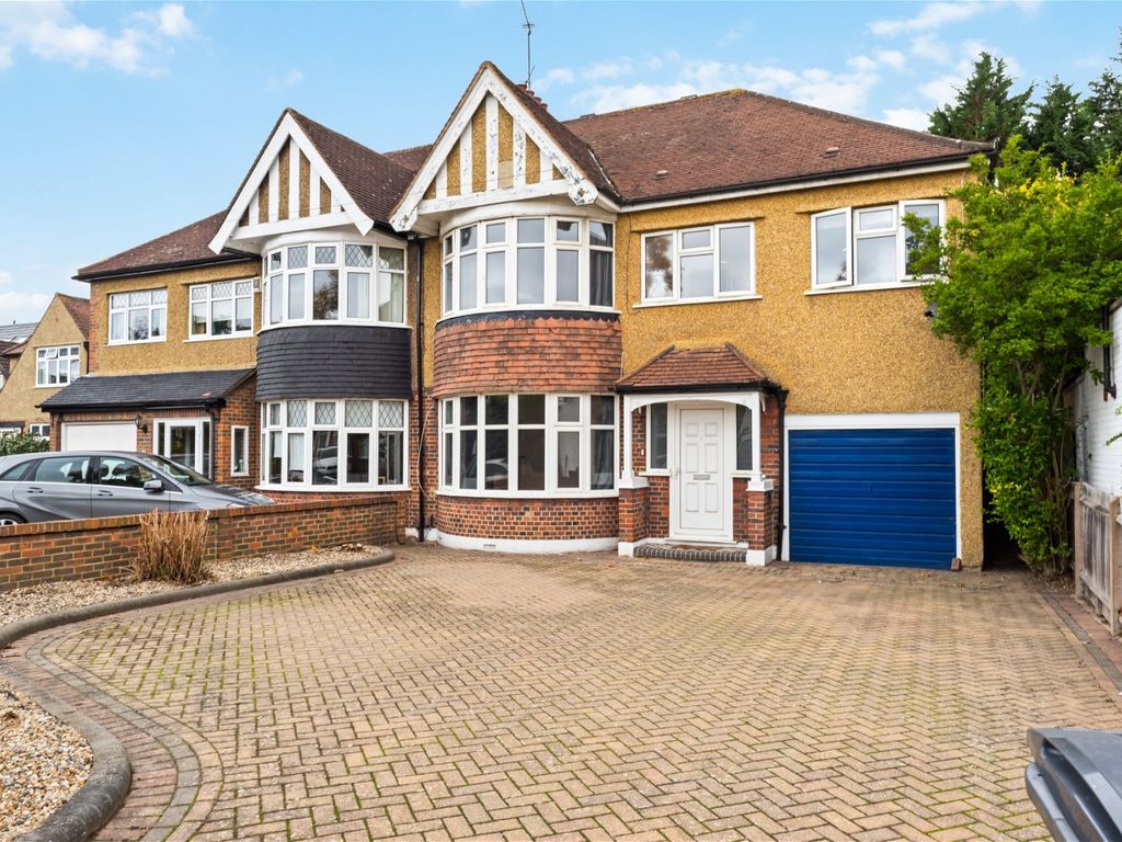 5 bed semidetached house to rent in Raeburn Avenue, Surbiton KT5, £3,000 pcm Zoopla