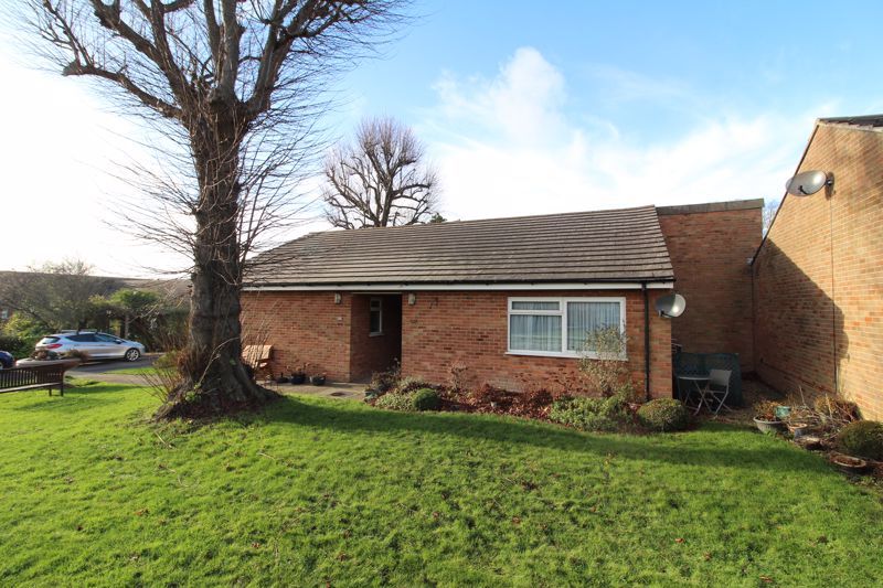 2 bed semidetached bungalow for sale in Gorringe Avenue, South Darenth