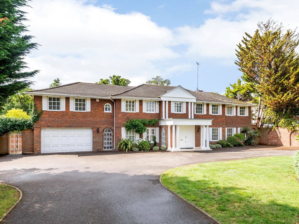 6 bed detached house to rent in Cranley Road, Burwood Park, WaltonOn