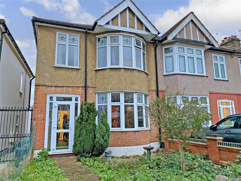 3 bed end terrace house for sale in Burnway, Hornchurch, Essex RM11, £