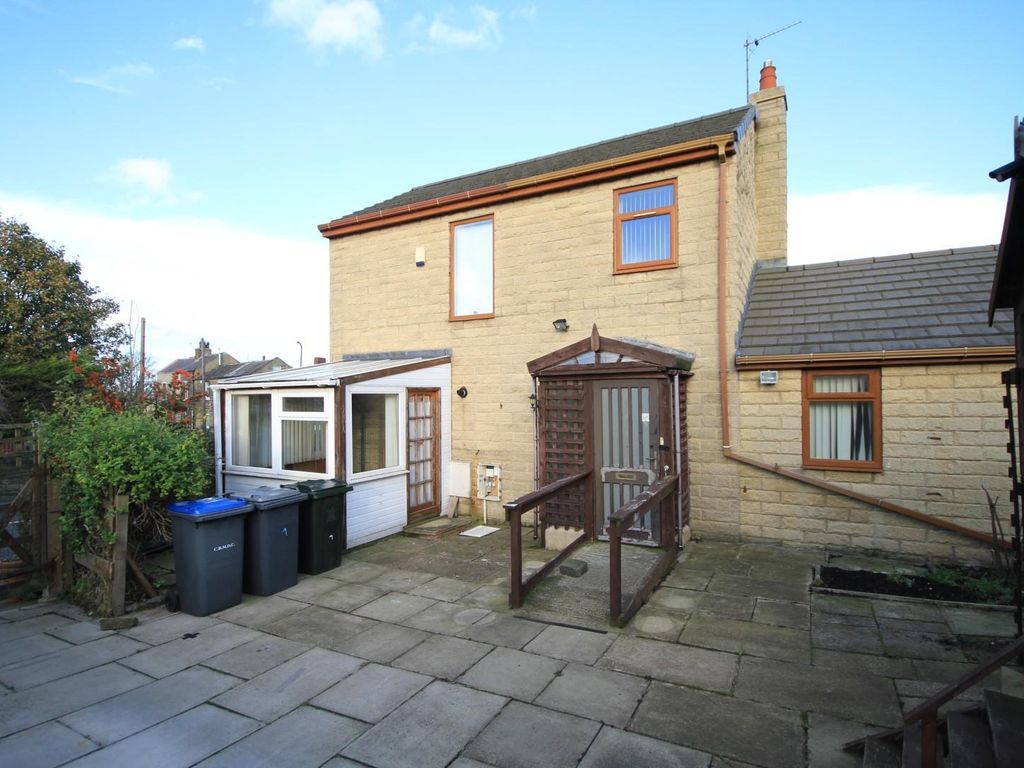 4 bed detached house to rent in Alexandra Road, Eccleshill, Bradford BD2, £950 pcm Zoopla