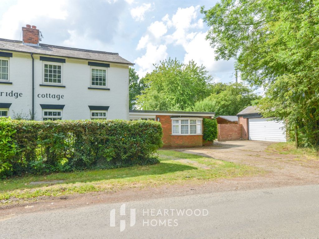 4 bed semidetached house for sale in Bridge Cottage, Sandridgebury