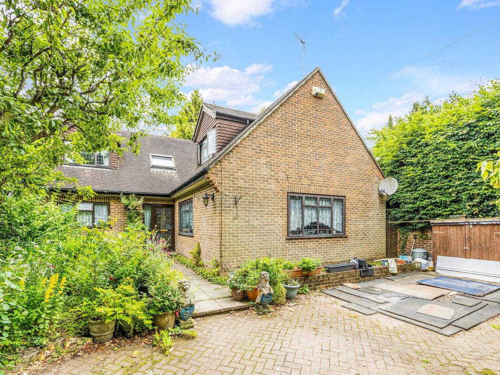 4 bed detached house for sale in Bluehouse Lane, Oxted RH8 Zoopla