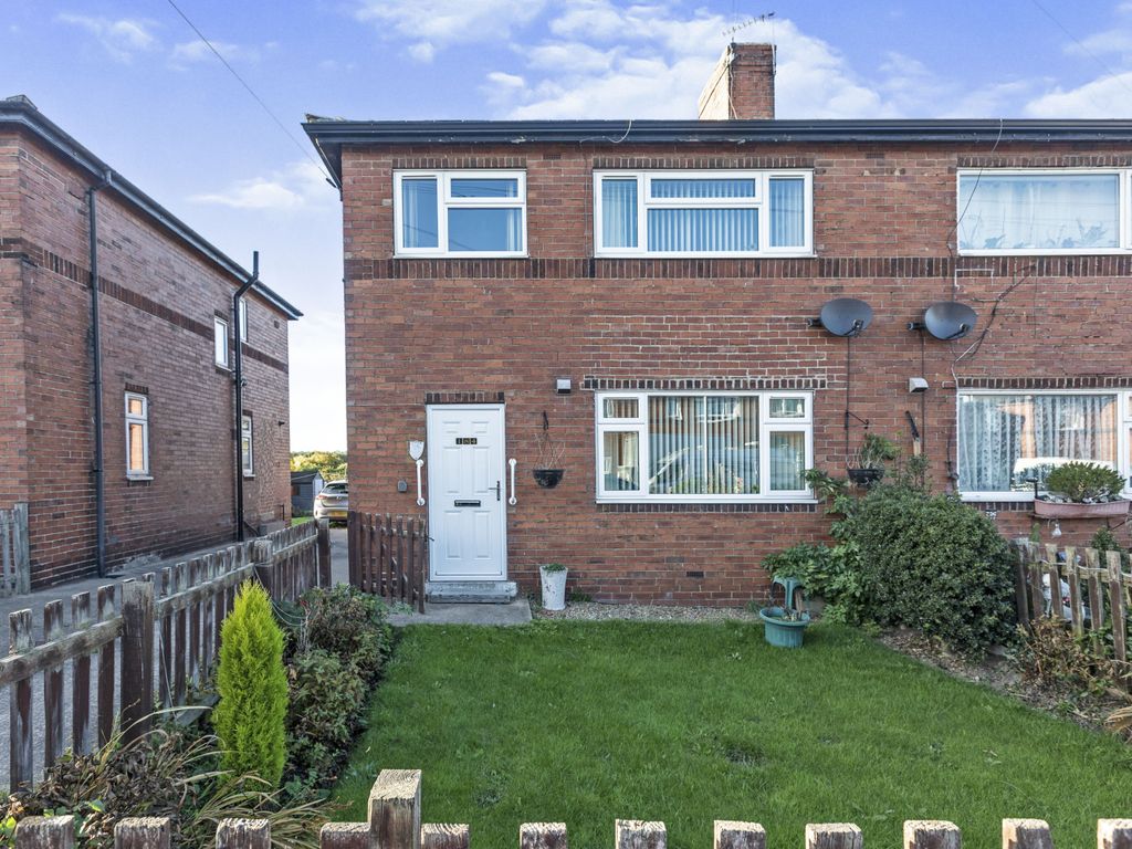 4 bed semidetached house for sale in Tombridge Crescent, Kinsley