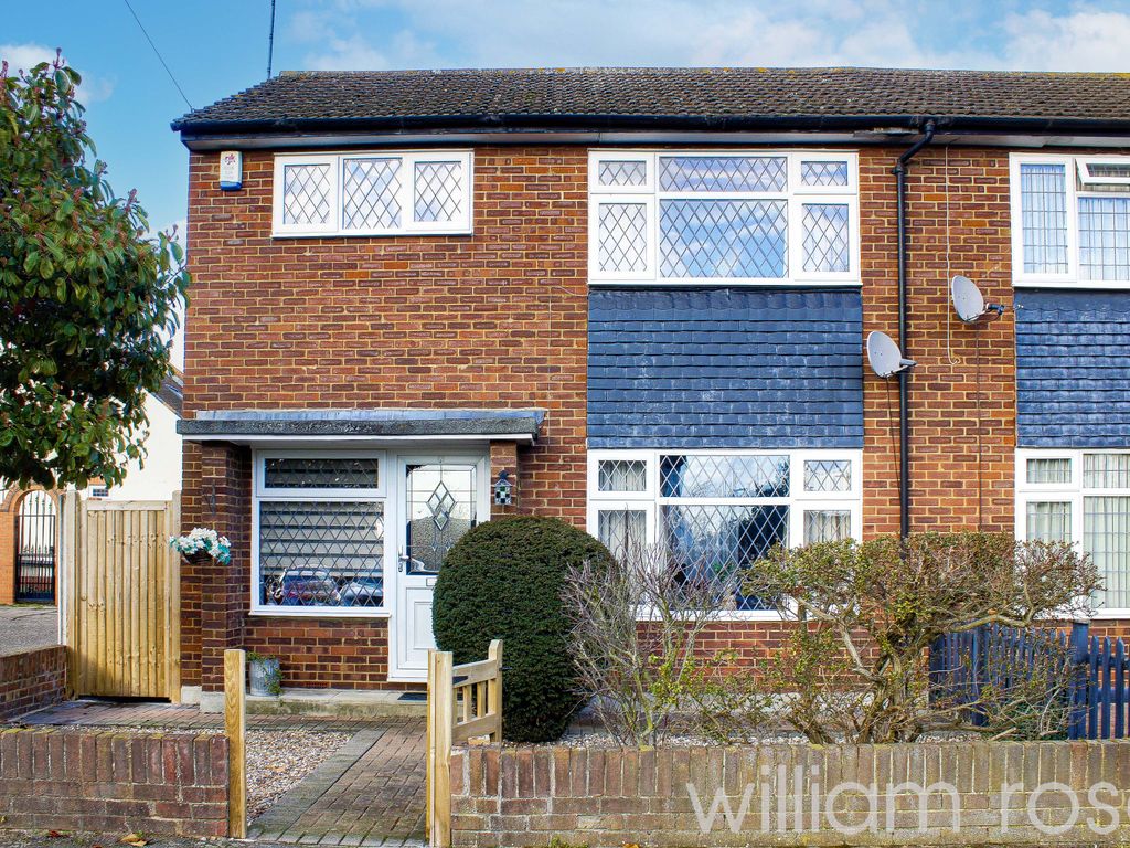 3 bed semidetached house for sale in The Bracken, Chingford, London E4 Zoopla