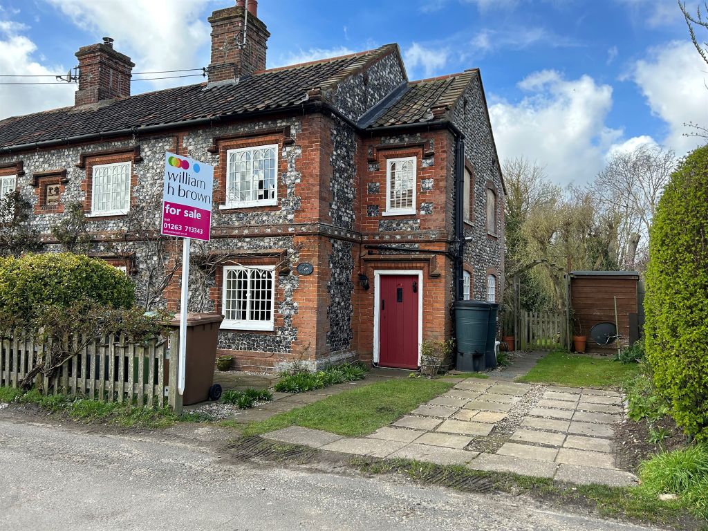 3 bed end terrace house for sale in Riverside Road, Letheringsett, Holt