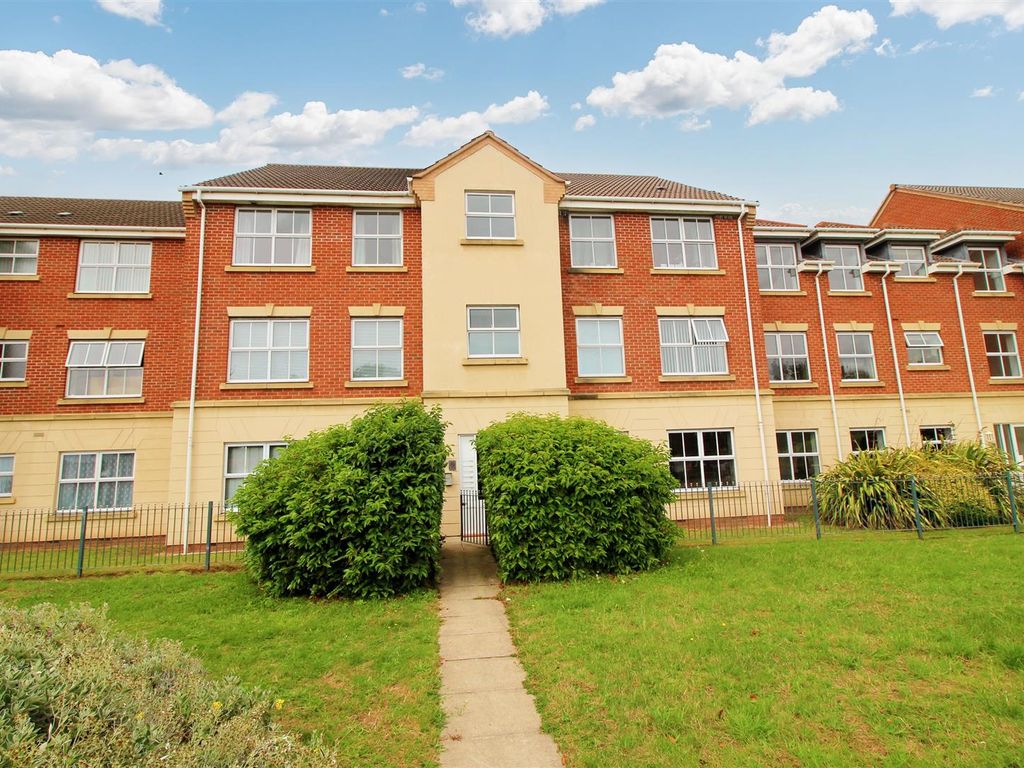 2 bed flat for sale in Robinson Court, Chilwell, Beeston, Nottingham
