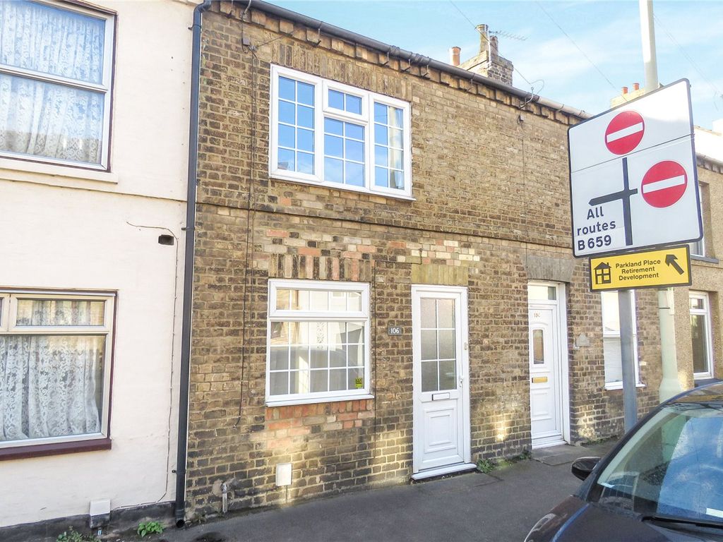 2 bed terraced house to rent in Hitchin Street, Biggleswade