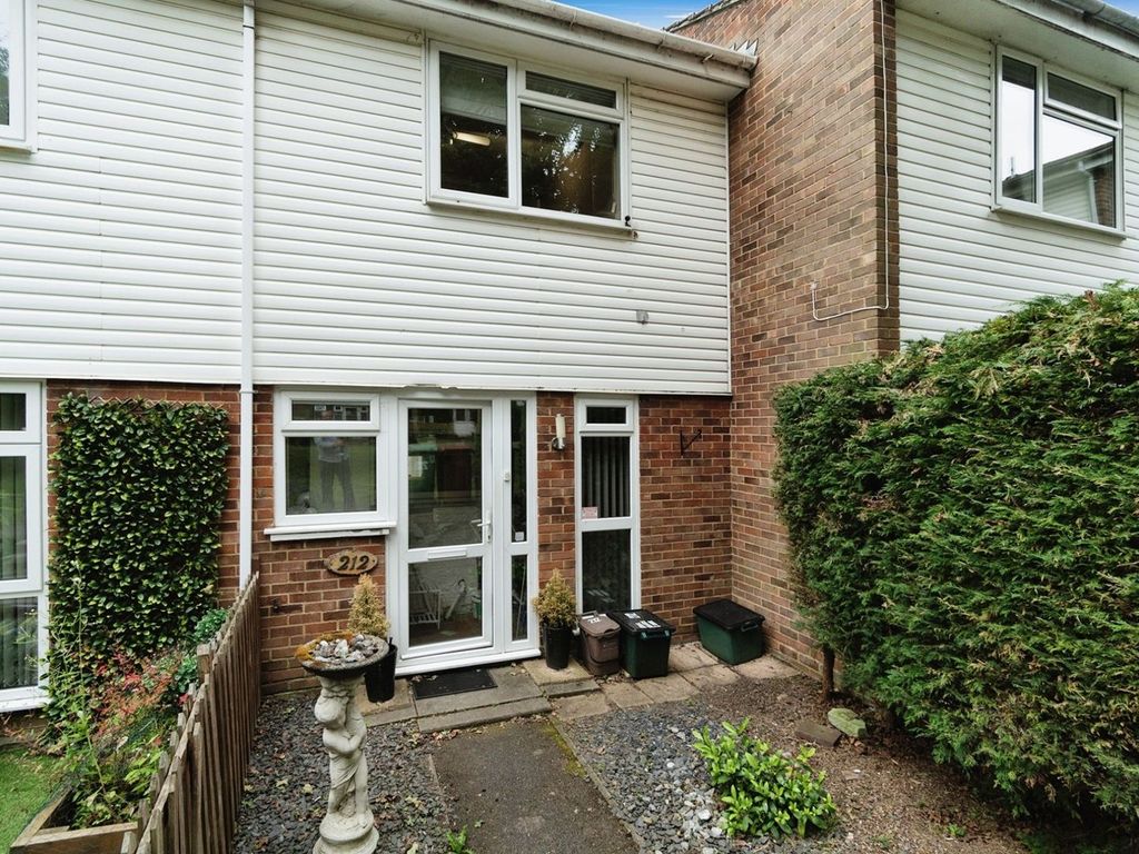 2 bed terraced house for sale in Waleton Acres, Wallington SM6 Zoopla