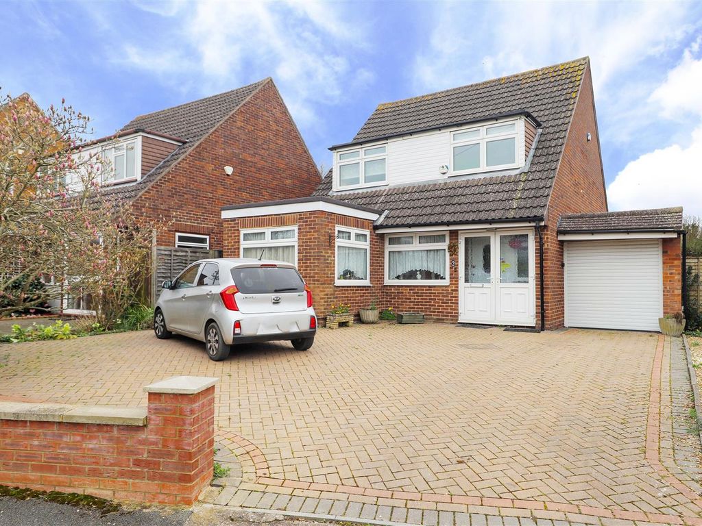 3 bed detached house for sale in Rectory Way, Middlesex, Ickenham UB10