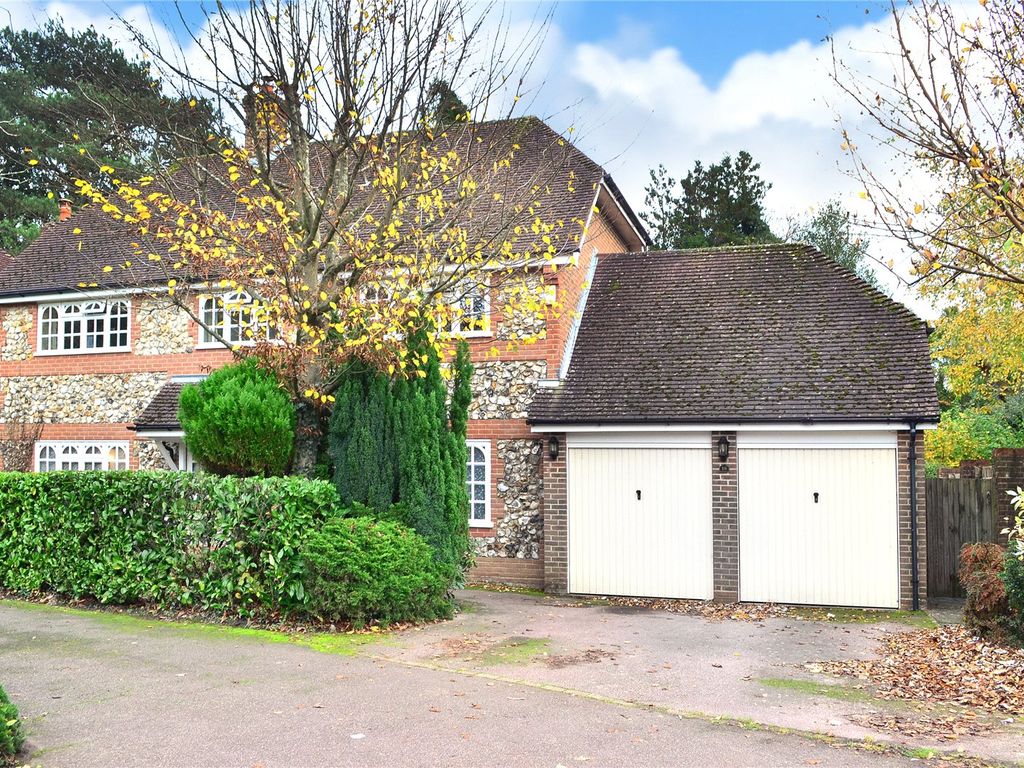 5 bed detached house for sale in Felbridge, East Grinstead RH19 Zoopla