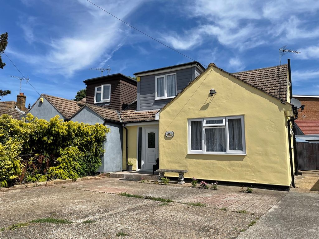 3 bed property for sale in Digby Road, Corringham, StanfordLeHope